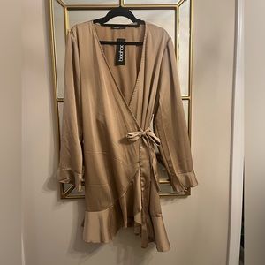 NWT! Taupe wrap flowy dress 🤎